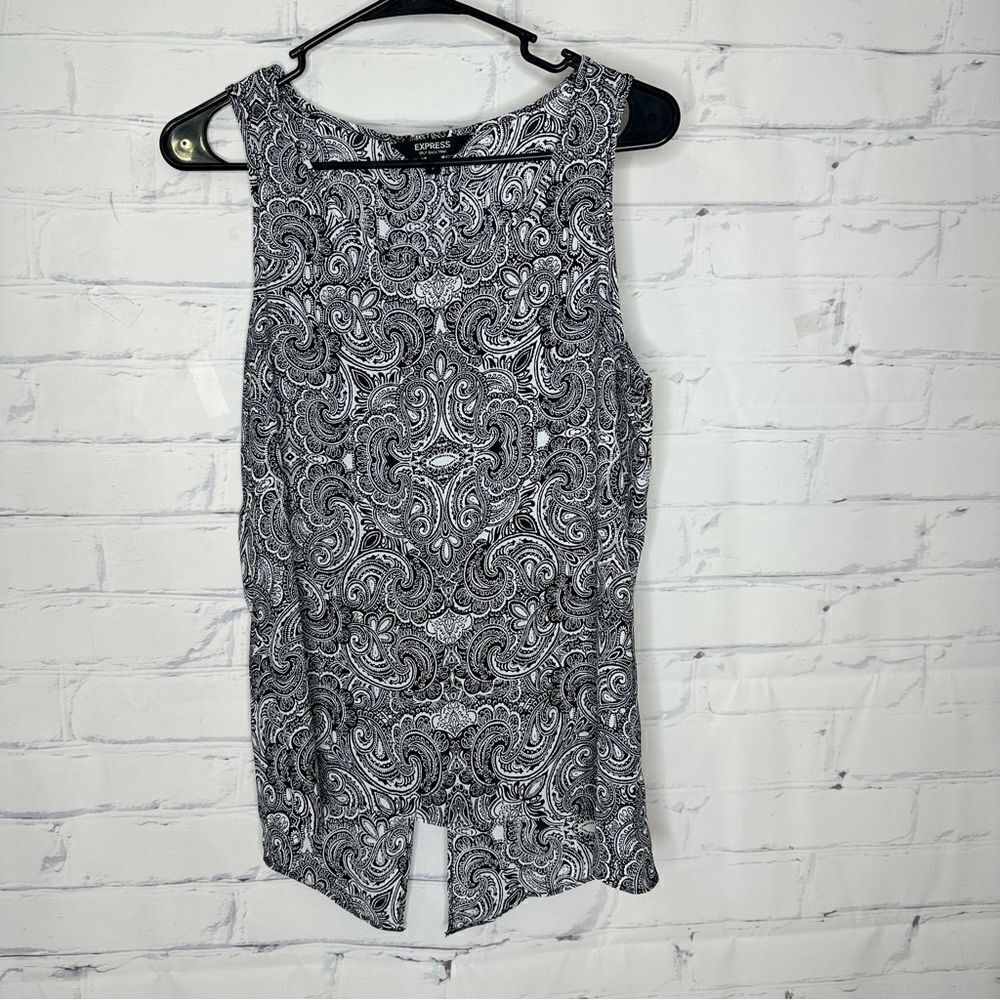 Express small black top with open back‎